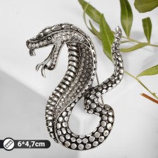 Brooch 