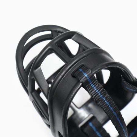 Dog muzzle No. 3 with a tripartite strap, rubber, DN 8 cm, ohm 28 cm, black-5