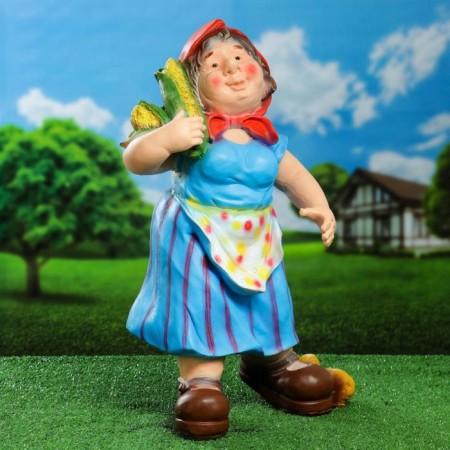 Garden figure "Dachine in the dress" 25x30x55cm