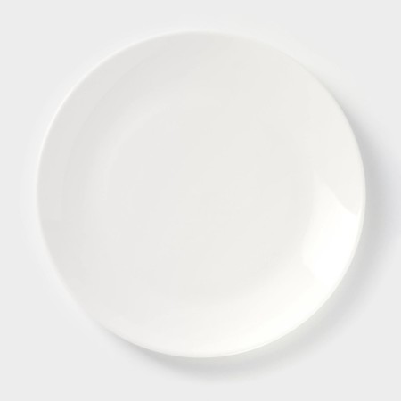 Porcelain porcelain plate with a thickened edge Wilmax Olivia Pro, D = 18 cm, white color
