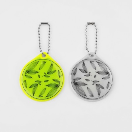 The reflective element "Leaves", bilateral, 5 × 5.7 cm, color mix-4