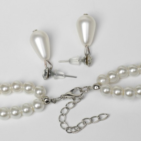 Set 2 objects: earrings, necklace "ladies" bright accent, white color in silver, 45 cm-1