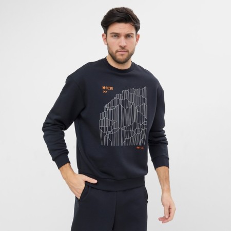 The male sweatshirt was launched, the color is black, size 52