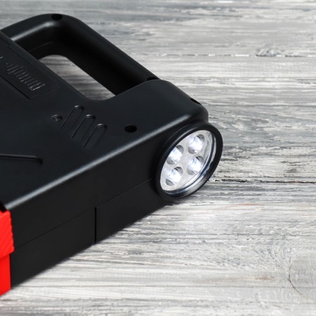A set of tools in the first aid flashlight, 24 items-11