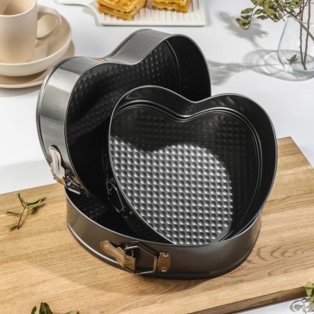 A set of forms for baking the connective share "Elin. Heart ”, 3 subjects: 23/25/29 × 6 cm, anti -stick coating, black color