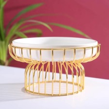 Ceramic dessert stand on a metal stand “Bohemia”, D = 23 cm, on a metal stand, 23 × 12 cm, white color