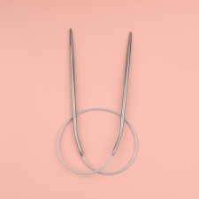 The knitting needles are circular, for knitting, with a metal cable, d = 3 mm, 10/40 cm