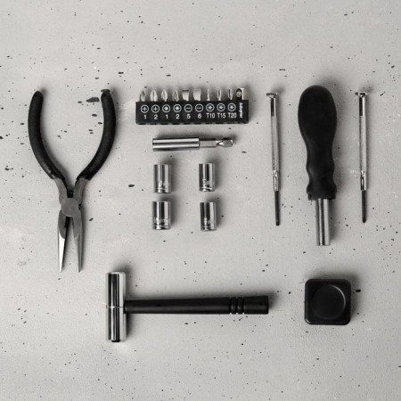 A set of tools in the T -shirt “Who can do everything”, 14x22cm-2