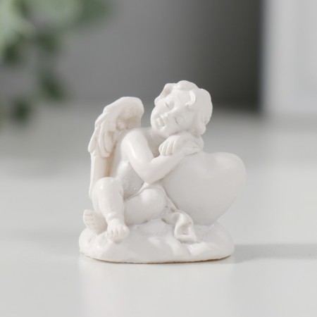 Polystone souvenir "Snowty Angel sits in a hug with a heart" 3.5x2.7x3.2 cm