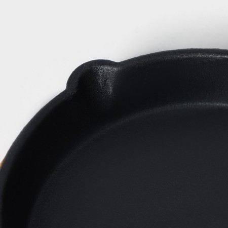 Cast iron pan "Avignon", 21.5 × 15.5 × 2.5 cm, with 2 plums, on a wooden stand-3