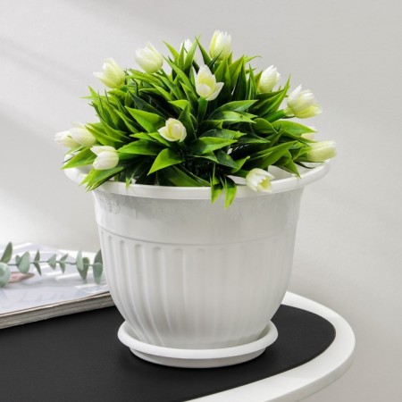 Pot with the pallet "Lausanne", 3 l, the color is white