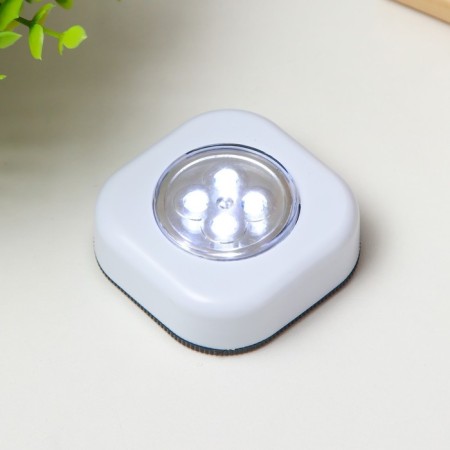 Night Pushlite "Square" 4XLED, 3AAA white 6.5x6.5x2.5 cm Risalux-1