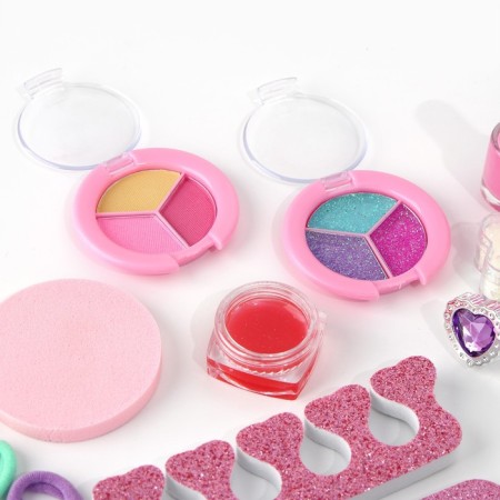 A set of children's cosmetics in the Single -Owing suitcase-7