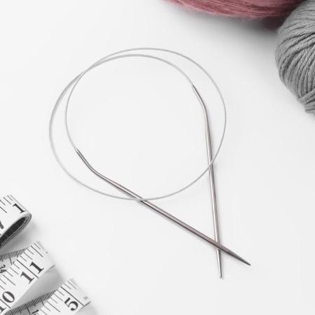 The knitting needles are circular, for knitting, with a metal cable, d = 3.5 mm, 14/80 cm-1