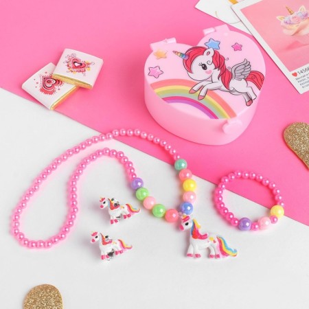 Set of children 3 subjects: clips, beads, bracelet "Casket" with a mirror, color