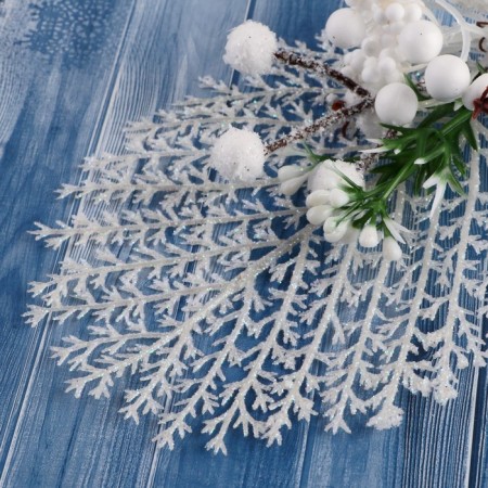 Decor "Winter charm" apple berries lace in white, 22 cm-1