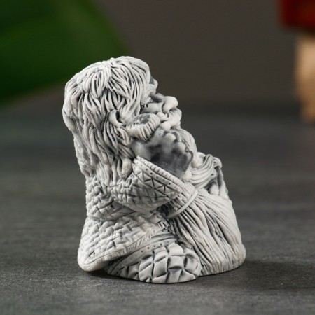 Souvenir "Brownie with a broom" 6.5cm-3