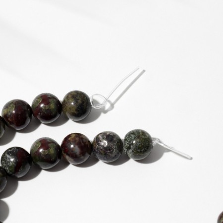Beads on the threads Shar No. 8 “Red-Green Yasma” (Dragon Blood), 48 beads-2