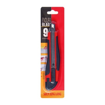 Chancellery knife, 9 mm blade, plastic housing, with a rubber holder, with metal., Director, fixator