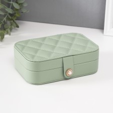 Casket to the leatherette for jewelry 