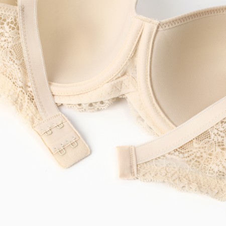Women's bra, jasmine color, size 80c-6