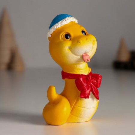 Polystone souvenir "Yellow snake in a blue hat and red bow" 5x4x9 cm-1