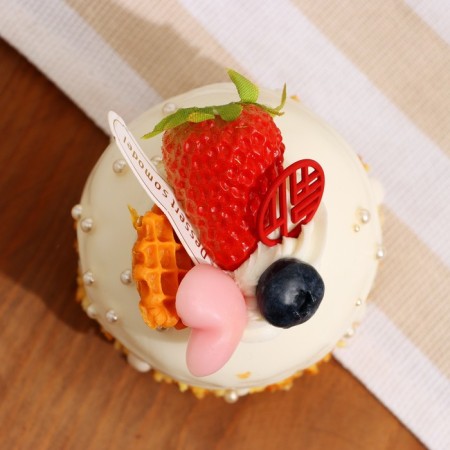 Flee - magnet "Cake in cream" 7x7x9cm-2