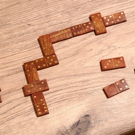 The game is a desktop "Domino" in a casket 17x6x5 cm, a tree shisham-5