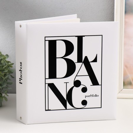 Photo album on 50 magnetic sheets 23x28 cm, on the rings "Portfolio Blanc"