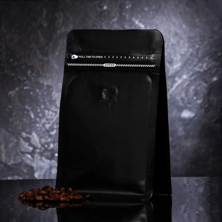 Eight -shirt package with a valve, flat bottom, black, 11 x 21 x 5.5 cm