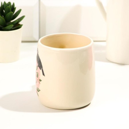 Ceramic mug with a lid and a spoon “every day is beautiful”, 450 ml, beige color-2