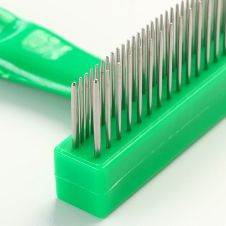 Comb-breeze "Paw", 15 x 8.8 cm, green-3