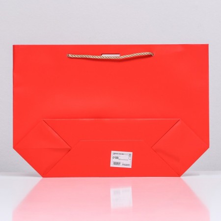 Gift package with a ribbon of 26 x 25 x 11 cm "Red"-1
