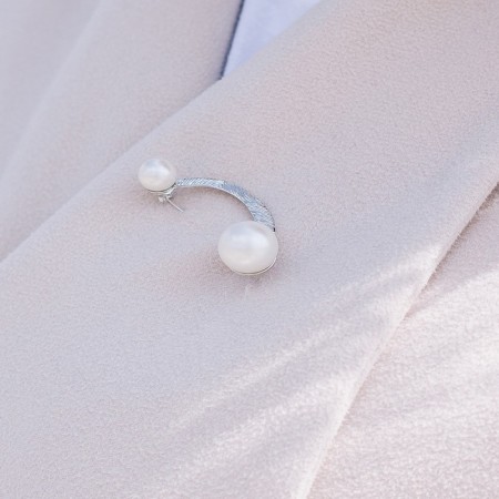 Club "crescent", 6 cm, white color in silver-4