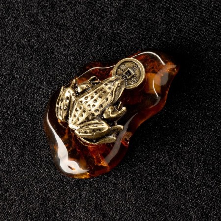 Souvenir "Frog Feng Shui", brass, amber, 2.5x4.5x1 cm-3