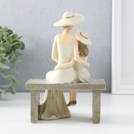 Polystone souvenir "Mom with her daughter, with lavender sit on the bench" 12.5x9.5x17.5 cm-2