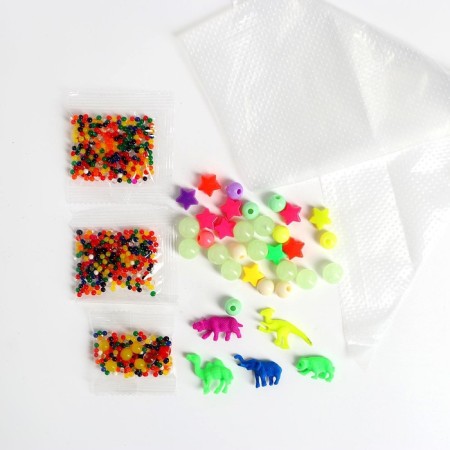 Tactile box "Adventures in the zoo", with growing toys-3