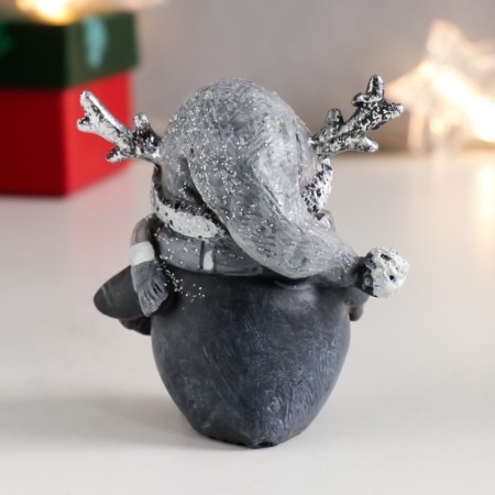 Polystone souvenir "Penguin in a scarf and cap with horns" MIX 8x7x4 cm-3