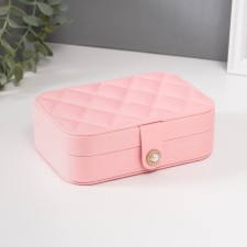 Casket to the leatherette for jewelry 
