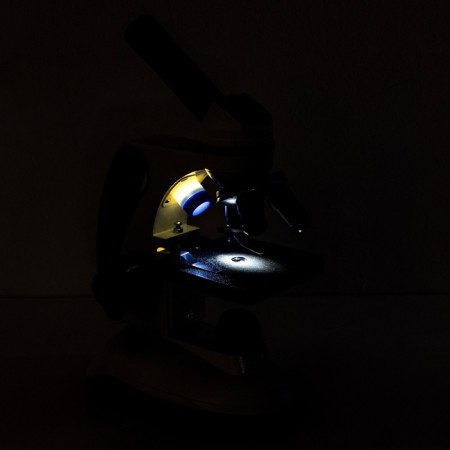 Microscope Laboratory multiplicity 40,100,400, backlight-9