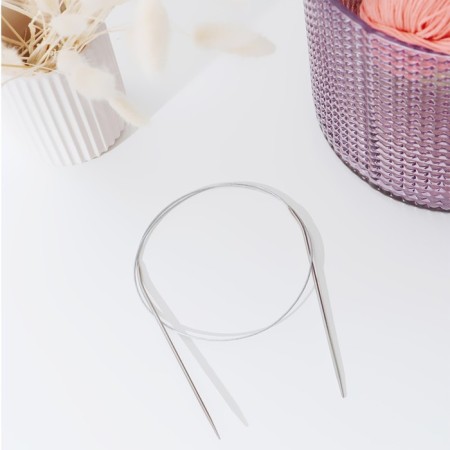 The knitting needles are circular, for knitting, with a metal cable, d = 3.5 mm, 14/100 cm-2