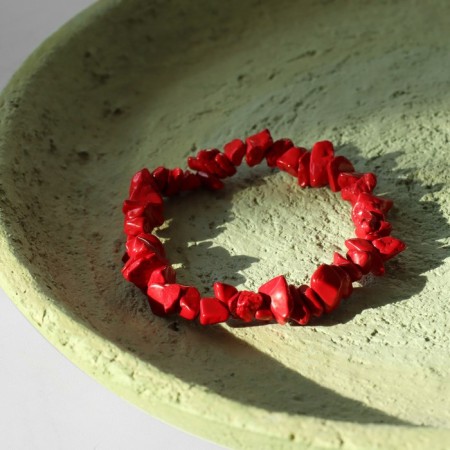 Bracelet crumb on the elastic band "Coral"