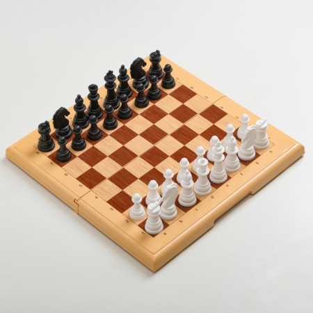 Chess 32 x 32 cm, plastic board and figures, h-o-4 to 7 cm, d-2.6 cm, field for backwards-1