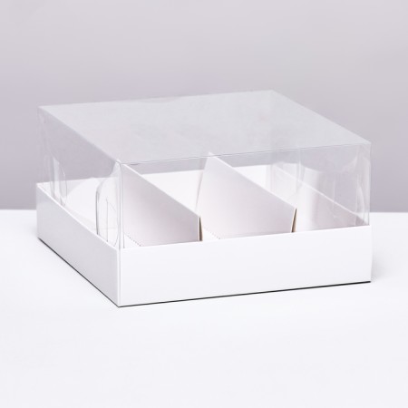 Packaging with a transparent lid under 3 eclairs, white 13.5x13.5x6 cm
