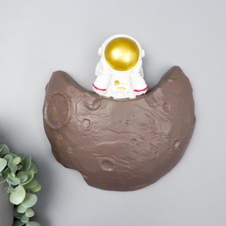 Souvenir Polystone Wall decor "Astronaut on the planet" 22x21.5x5.5 cm