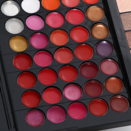 Professional set for makeup (shadows for the eyelids and eyebrows, shine, corrector, blush)-6