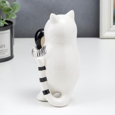 Souvenir Ceramics "Cat with a heart" white-black with gold 15x8.2x7.8 cm-3