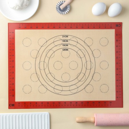 A reinforced silicone rug is a bilateral with a baker's spill, 30 × 40 cm, beige color