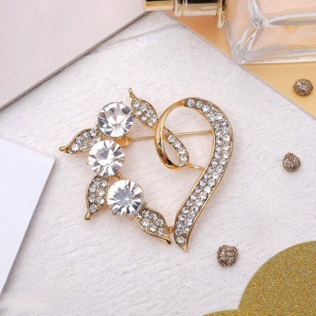 Brooch "Heart" in berries, white color in gold-2