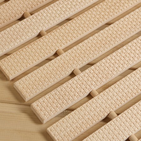 Bath mat for a bath, wooden, embossing braid 45x100 cm-2